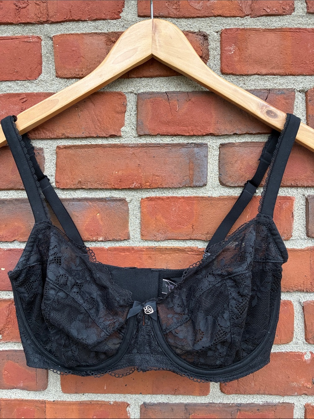 Victoria's Secret Black Lace Underwire Bra with Charm